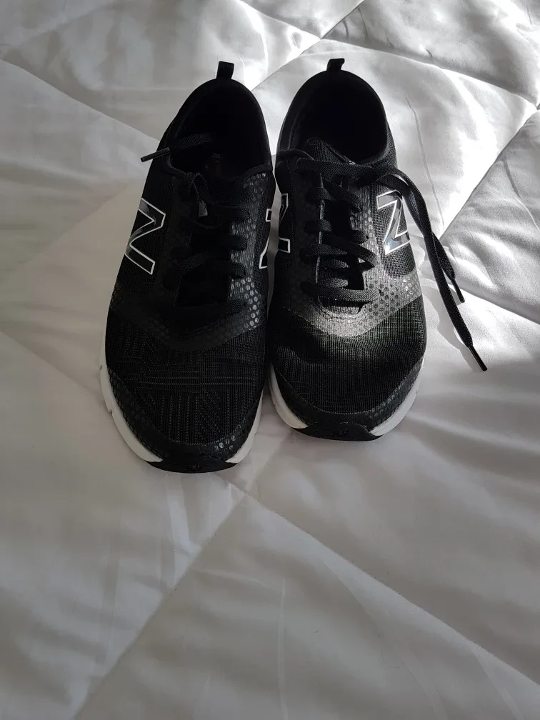 New Balance Running Shoes - Black image indicator(5)