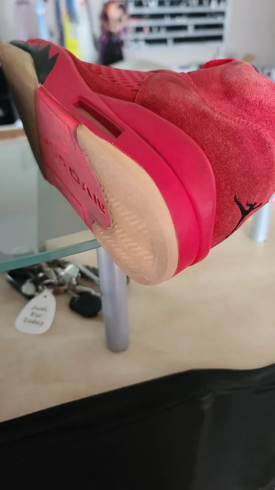 Size 12 men's suade Jordan 5 pair of shoes image indicator(3)