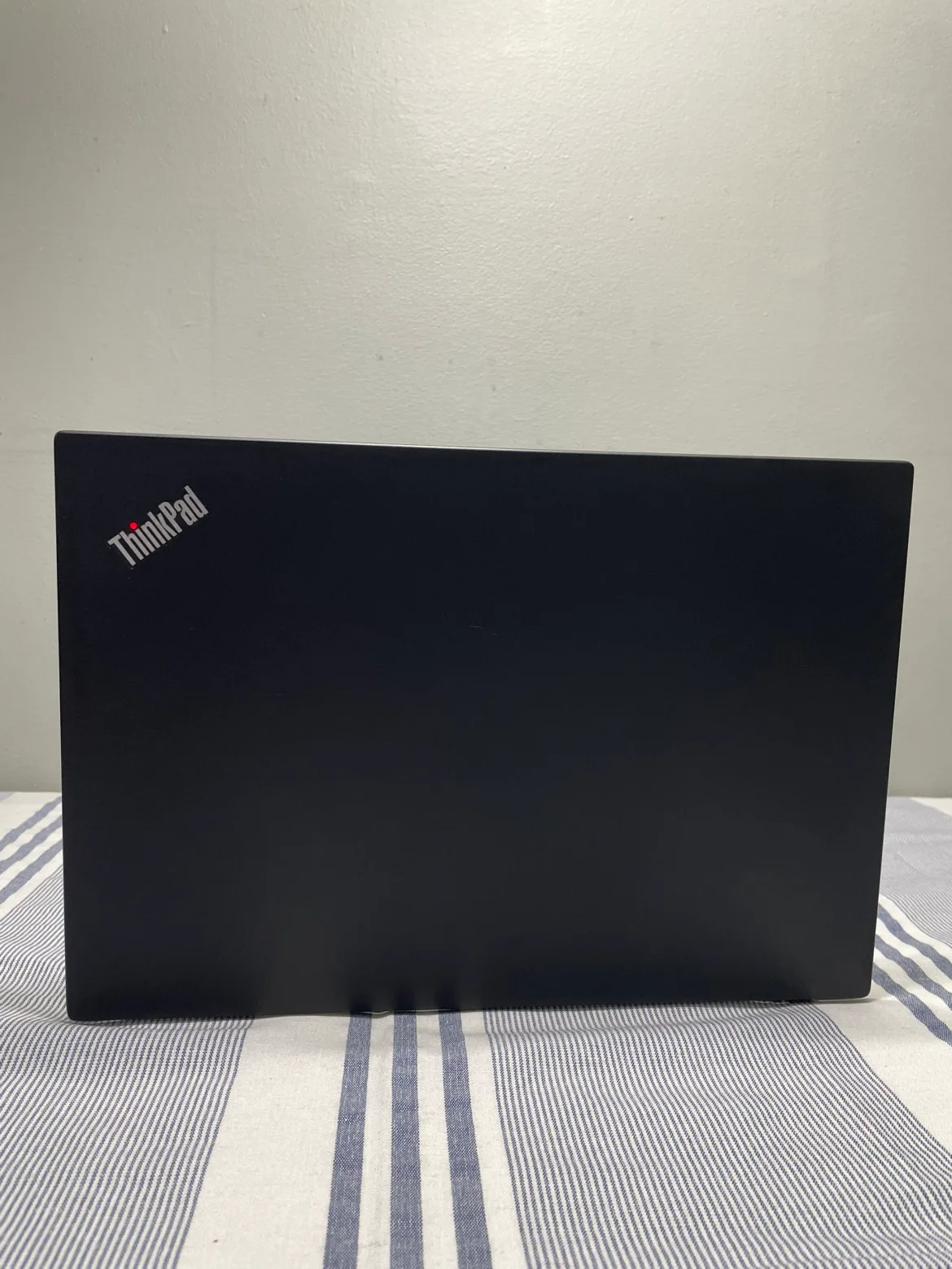 Lenovo T14s Laptop - i7 - 16GB RAM image indicator(4)