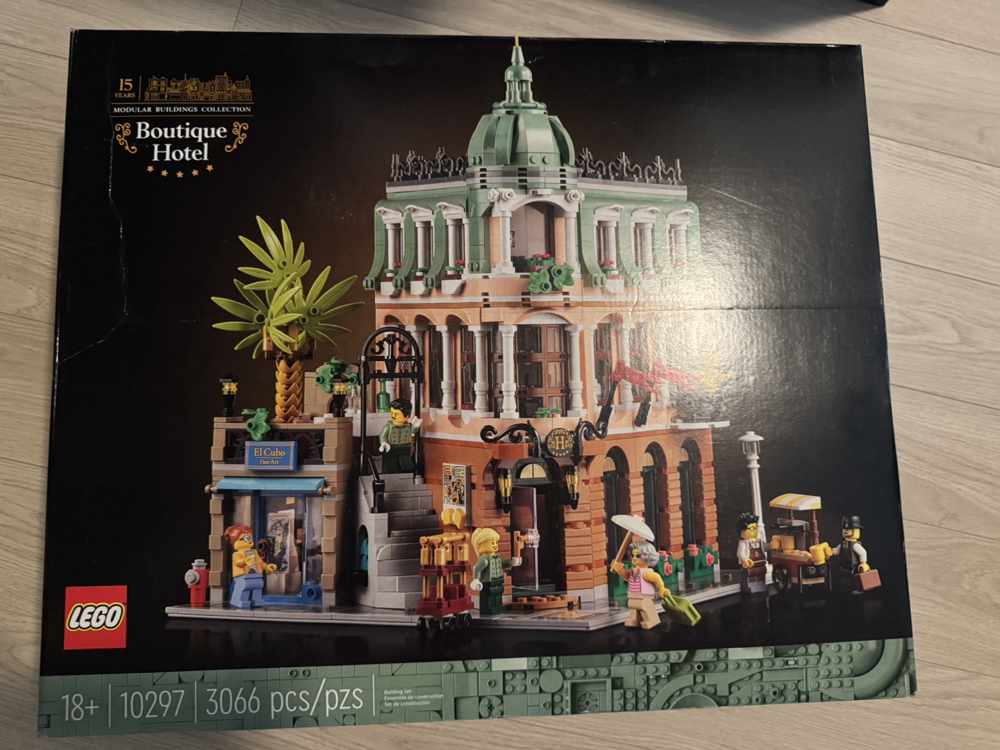 LEGO Boutique Hotel 10297
