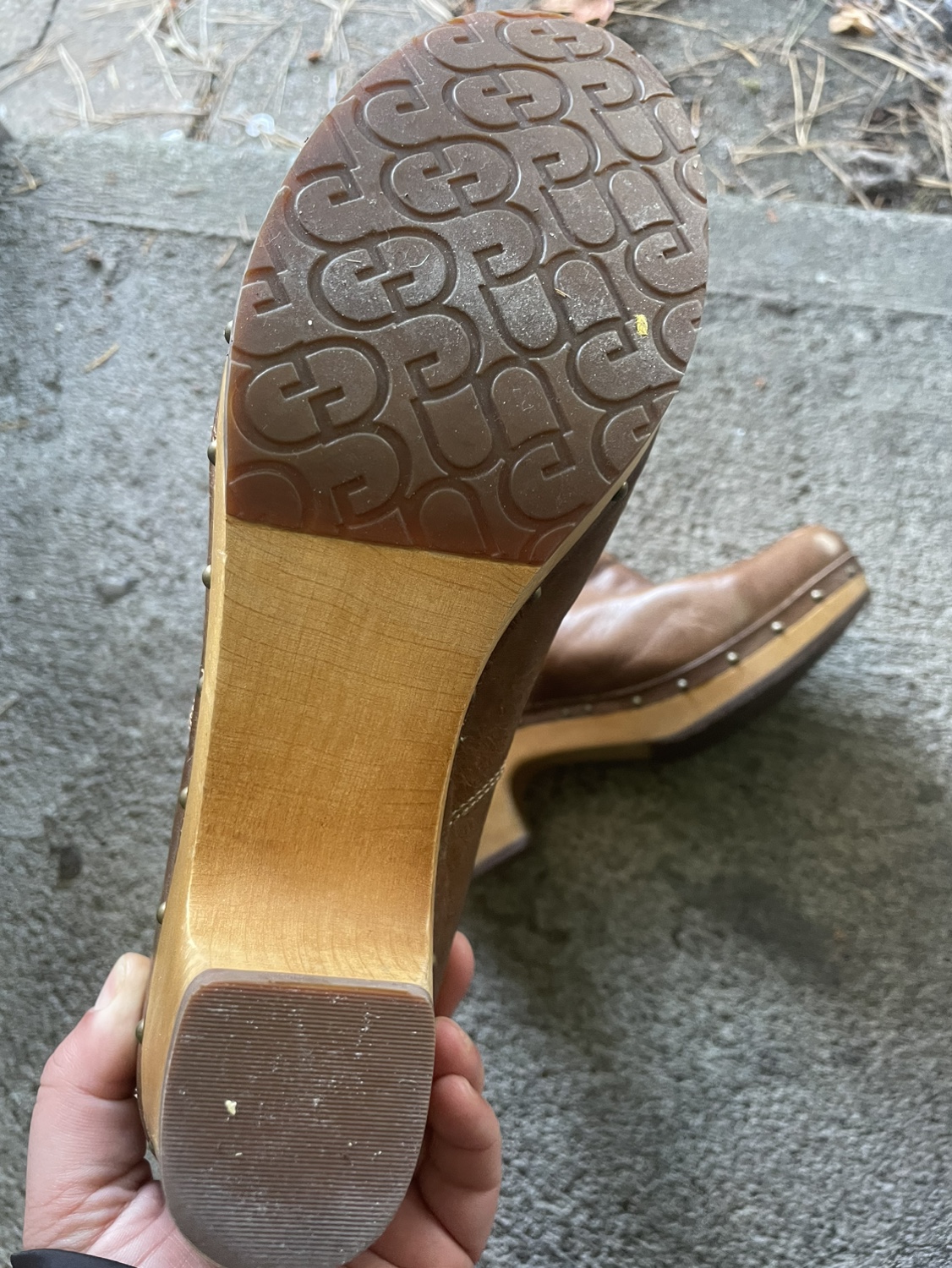 Ugg clog boots size 10 - photo 3