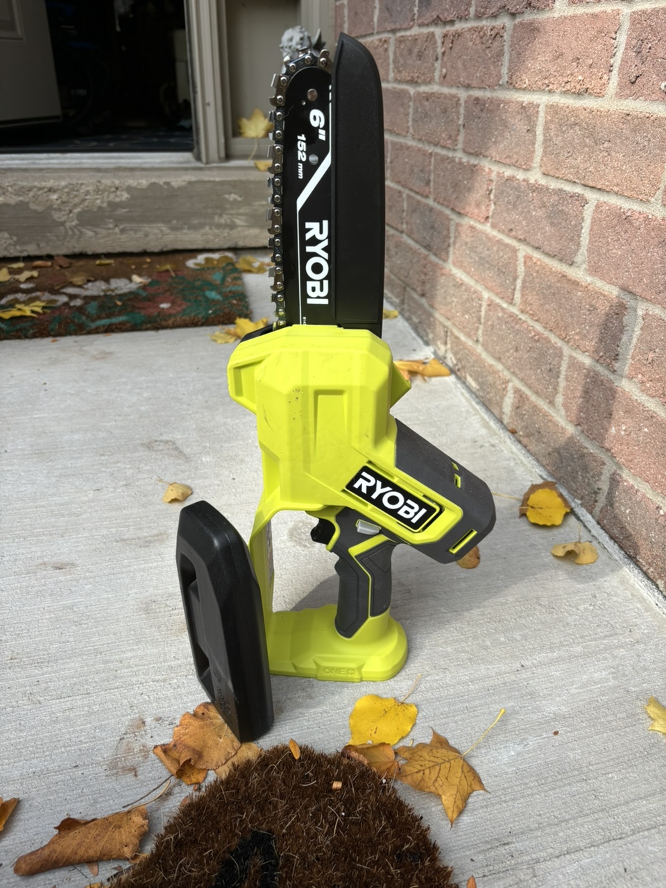 Ryobi 18V Cordless Chainsaw - photo 2