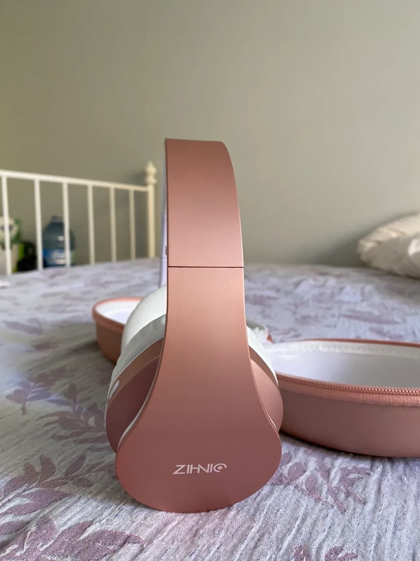 Multi-Function Headphones in Rose Gold image indicator(3)