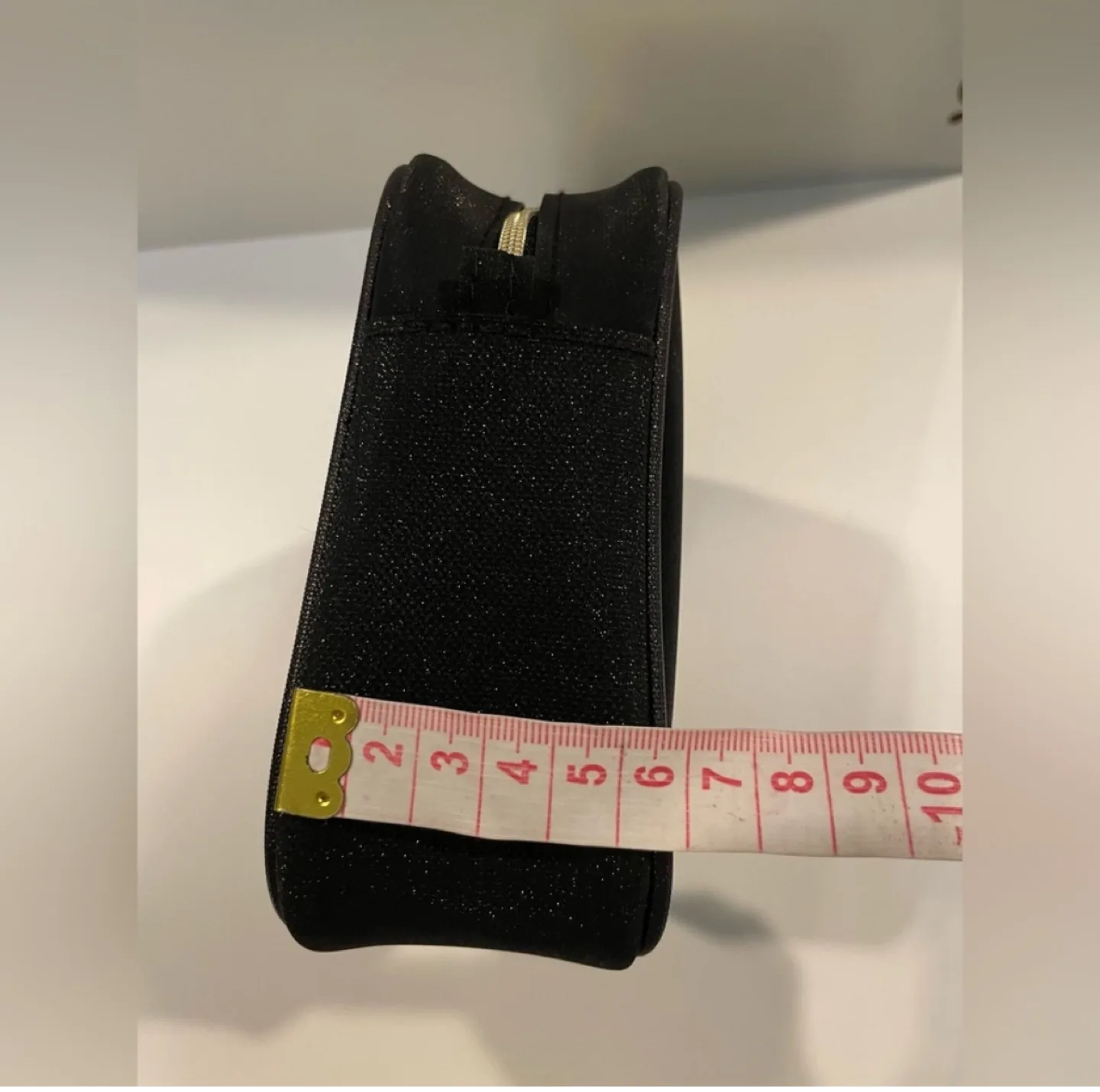 Chanel Makeup Bag image indicator(3)