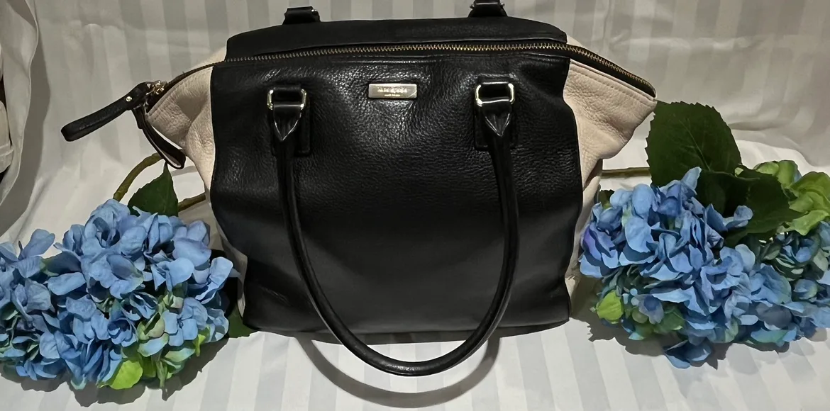 Kate Spade Large Leather Bag image indicator(2)