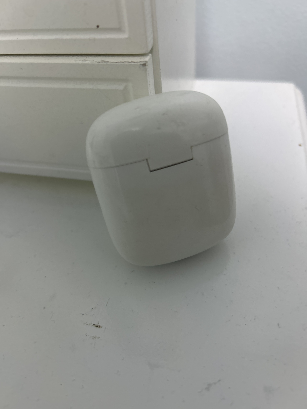 Apple Airpods Case #freecycle - photo 3