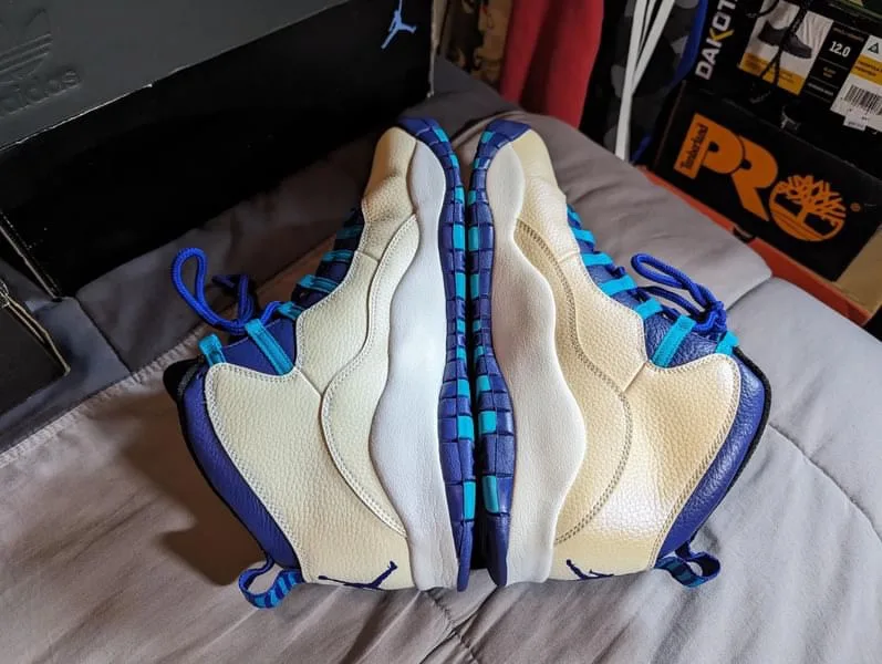 Jordan 10 Charlotte Hornets, Men’s Size 12 image indicator(4)