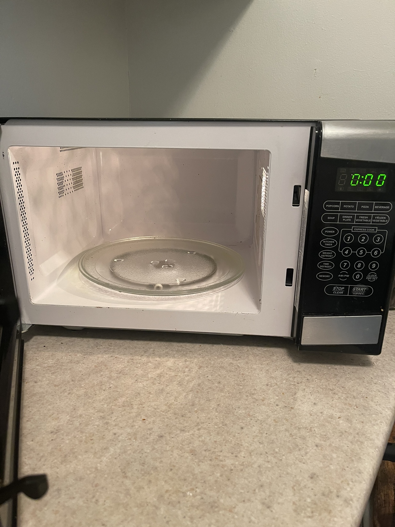 Danby Designer Microwave - photo 2