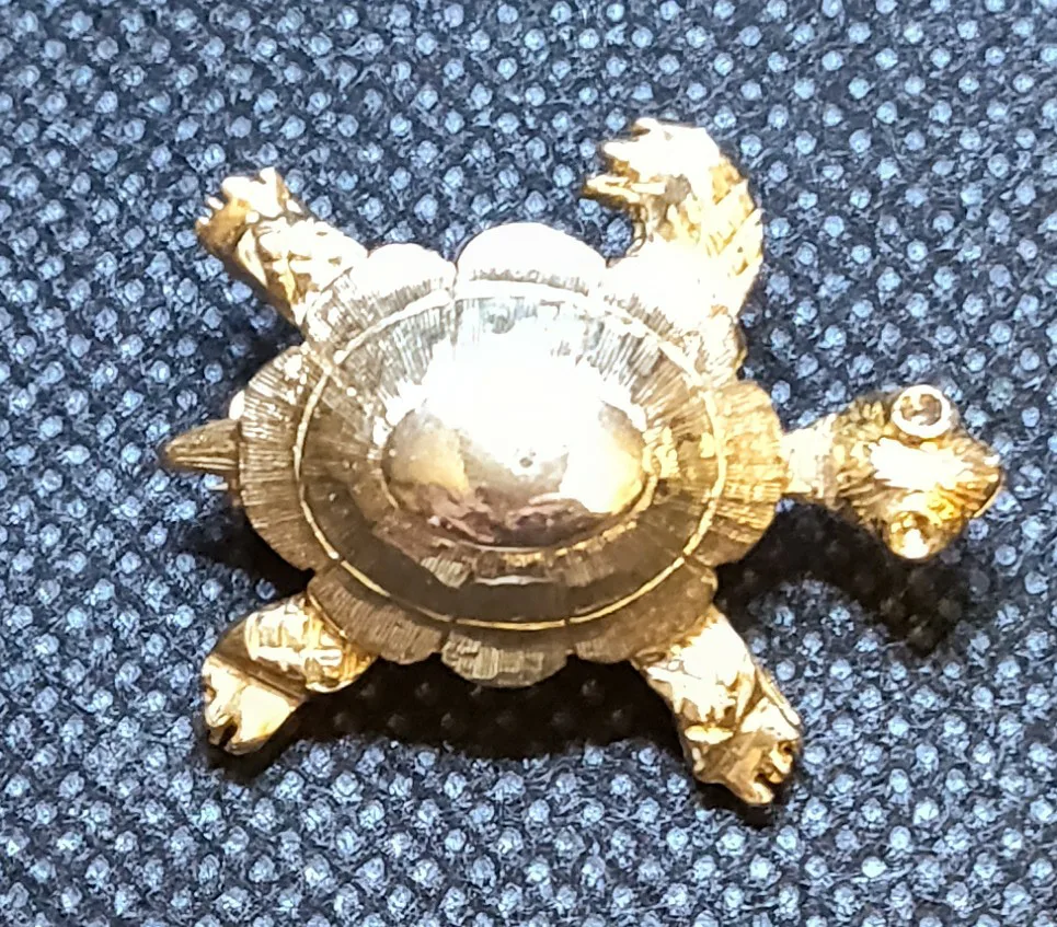 Vintage Gold Tone Turtle Brooch thumbnail