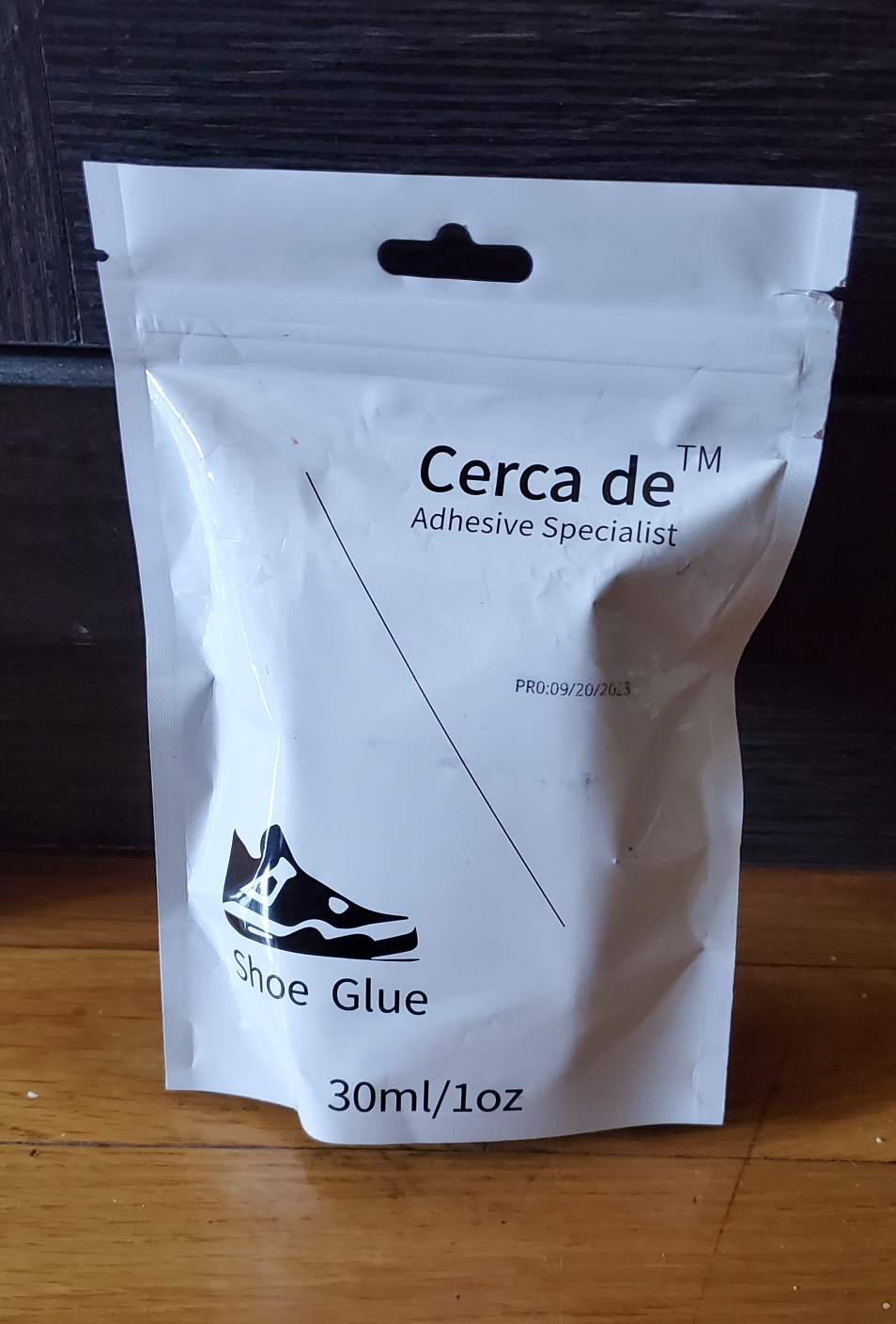 Cerca de Shoe Glue 30ml/1oz