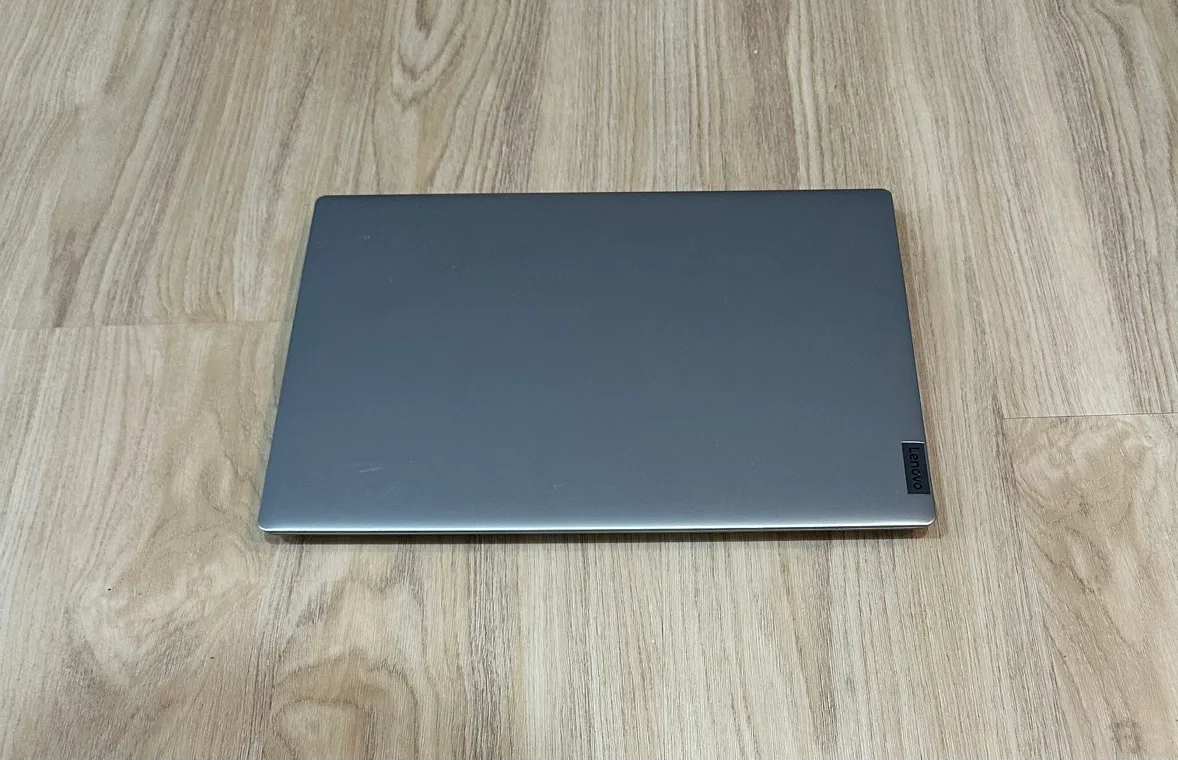 Lenovo Ideapad Slim Laptop image indicator(2)