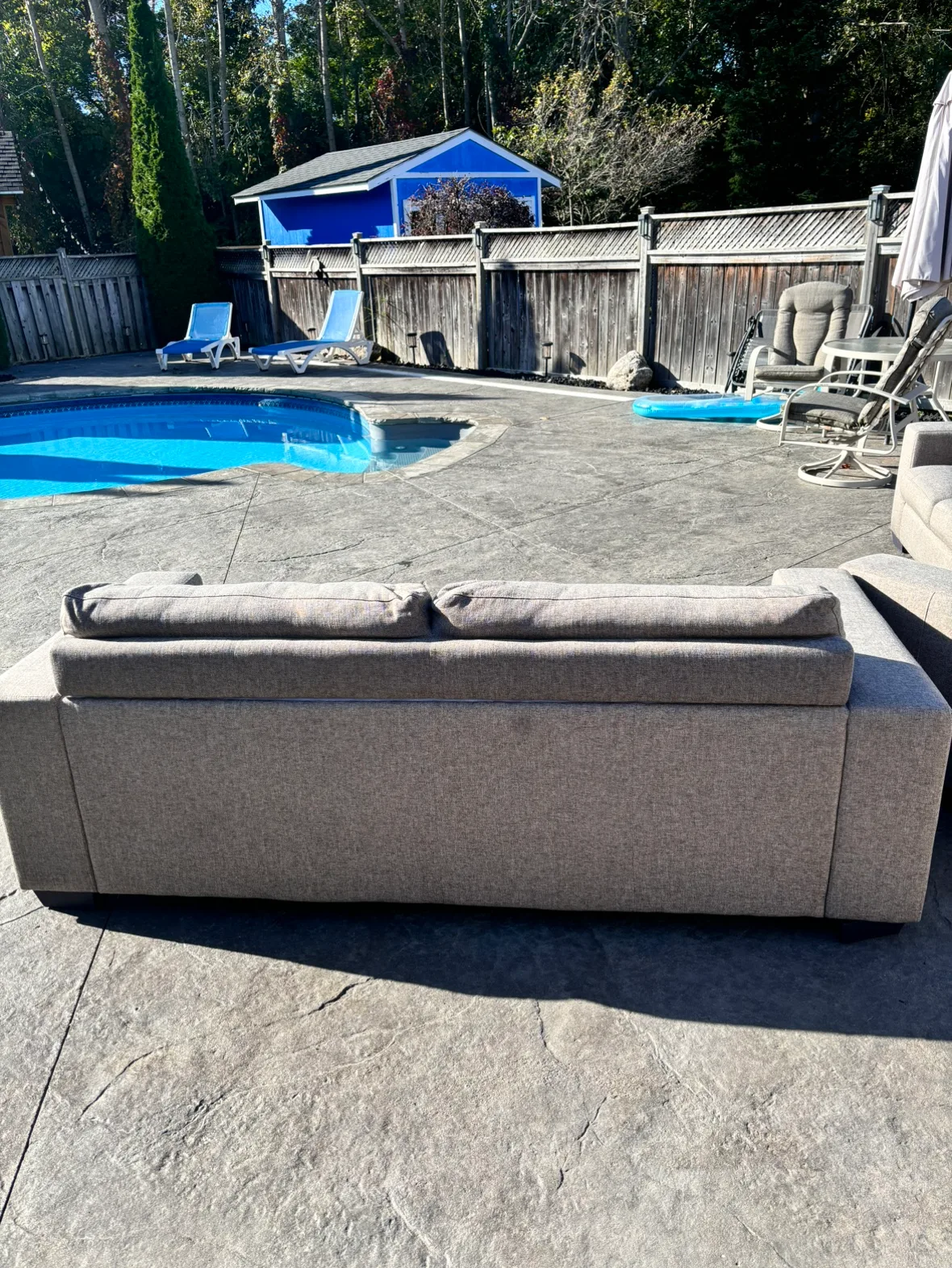 Beautiful three-piece sofa set gray image indicator(8)