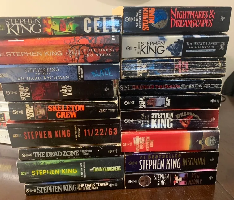 Stephen King Paperback Books thumbnail