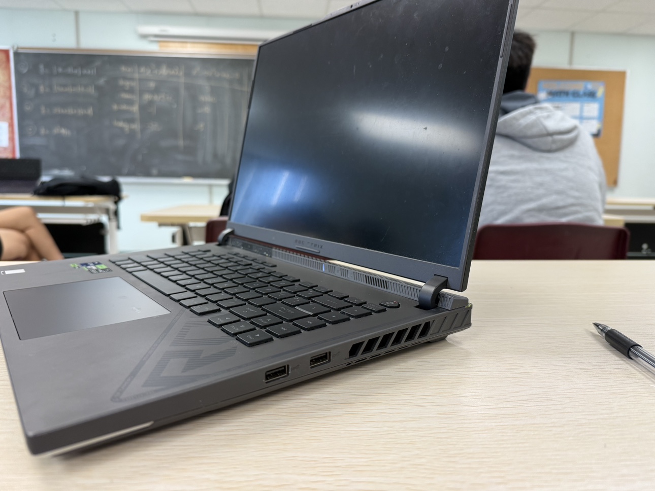 Asus ROG Strix G16 Laptop - photo 3