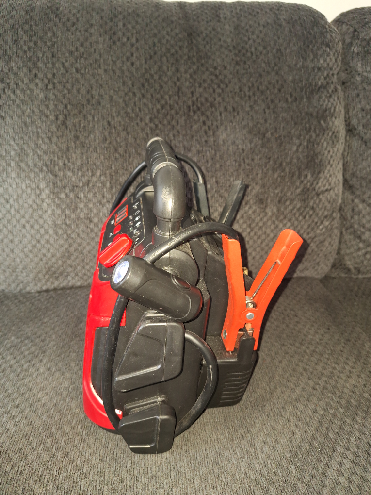 EverStart 700A Peak Jump Starter - photo 4