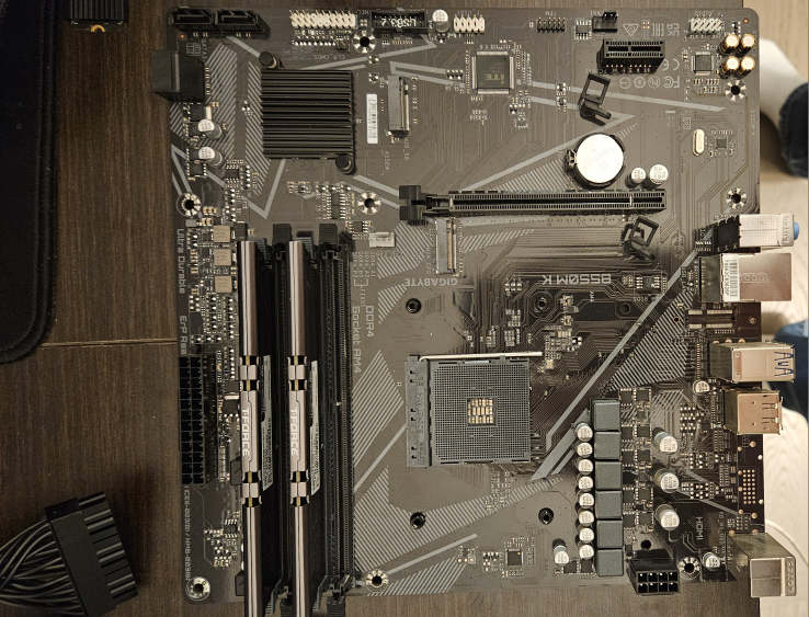 Gigabyte B550M K M-ATX motherboard & 2×8GB DDR4 RAM (3200Mhz) - photo 3