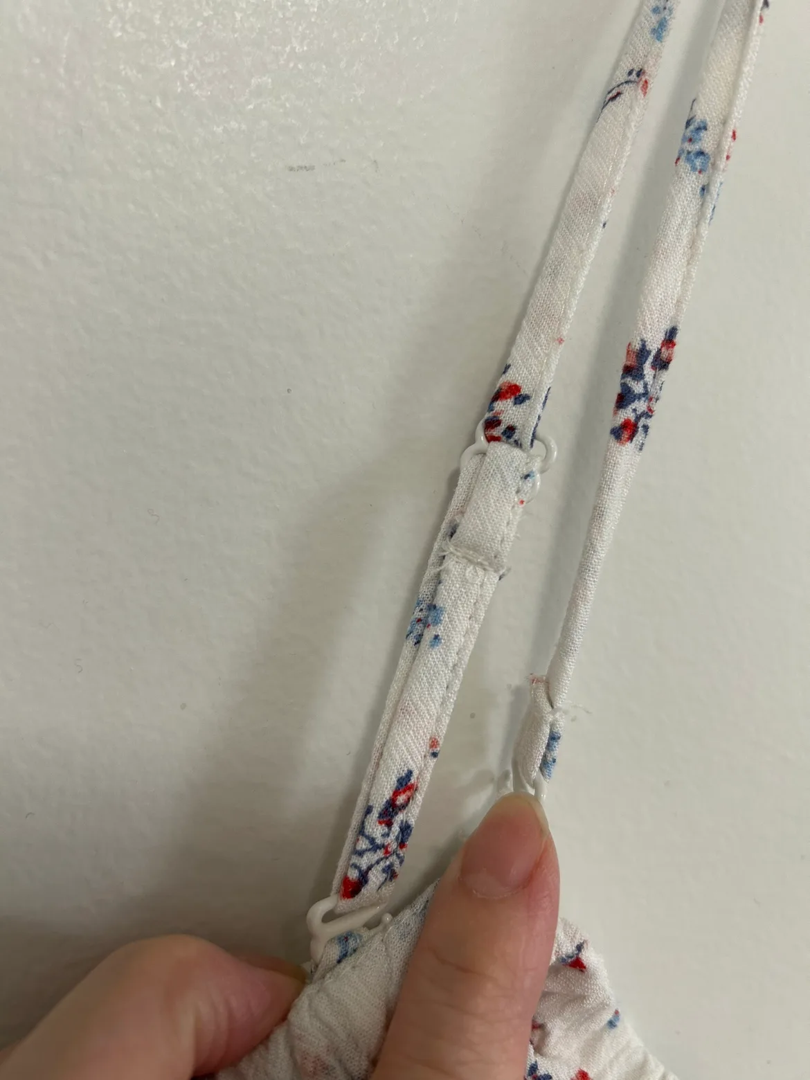 American Eagle Floral Jumpsuit image indicator(7)