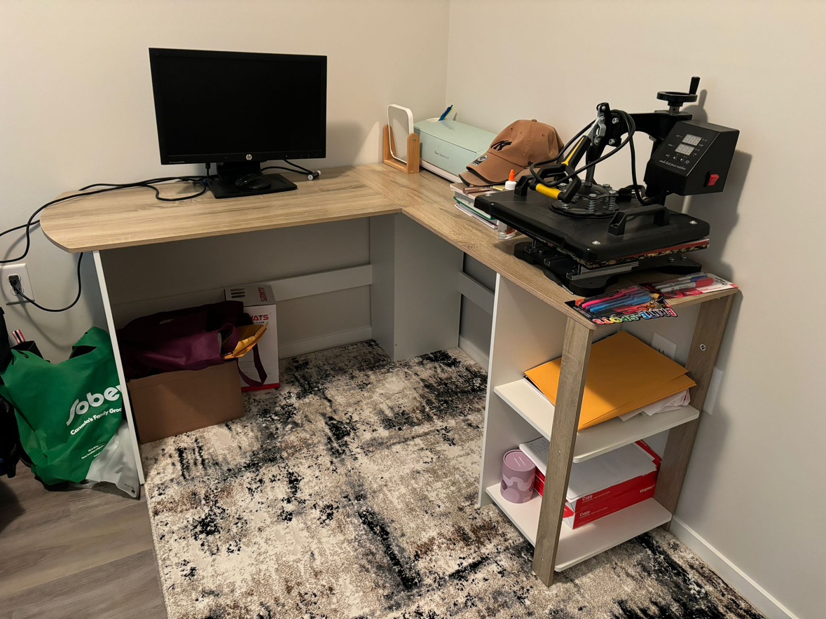 Computer table