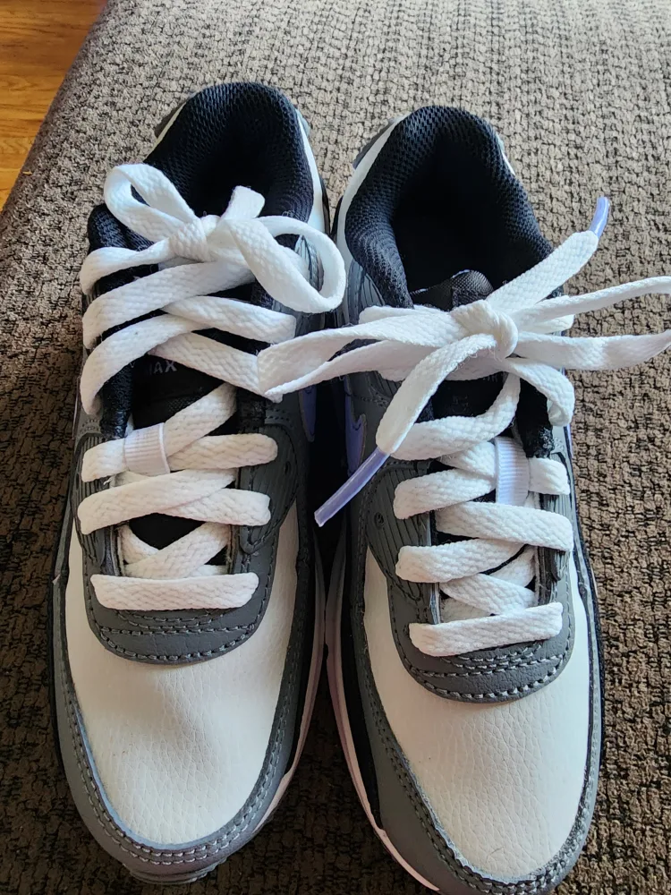 Nike Air Max 90 Running Shoes image indicator(2)