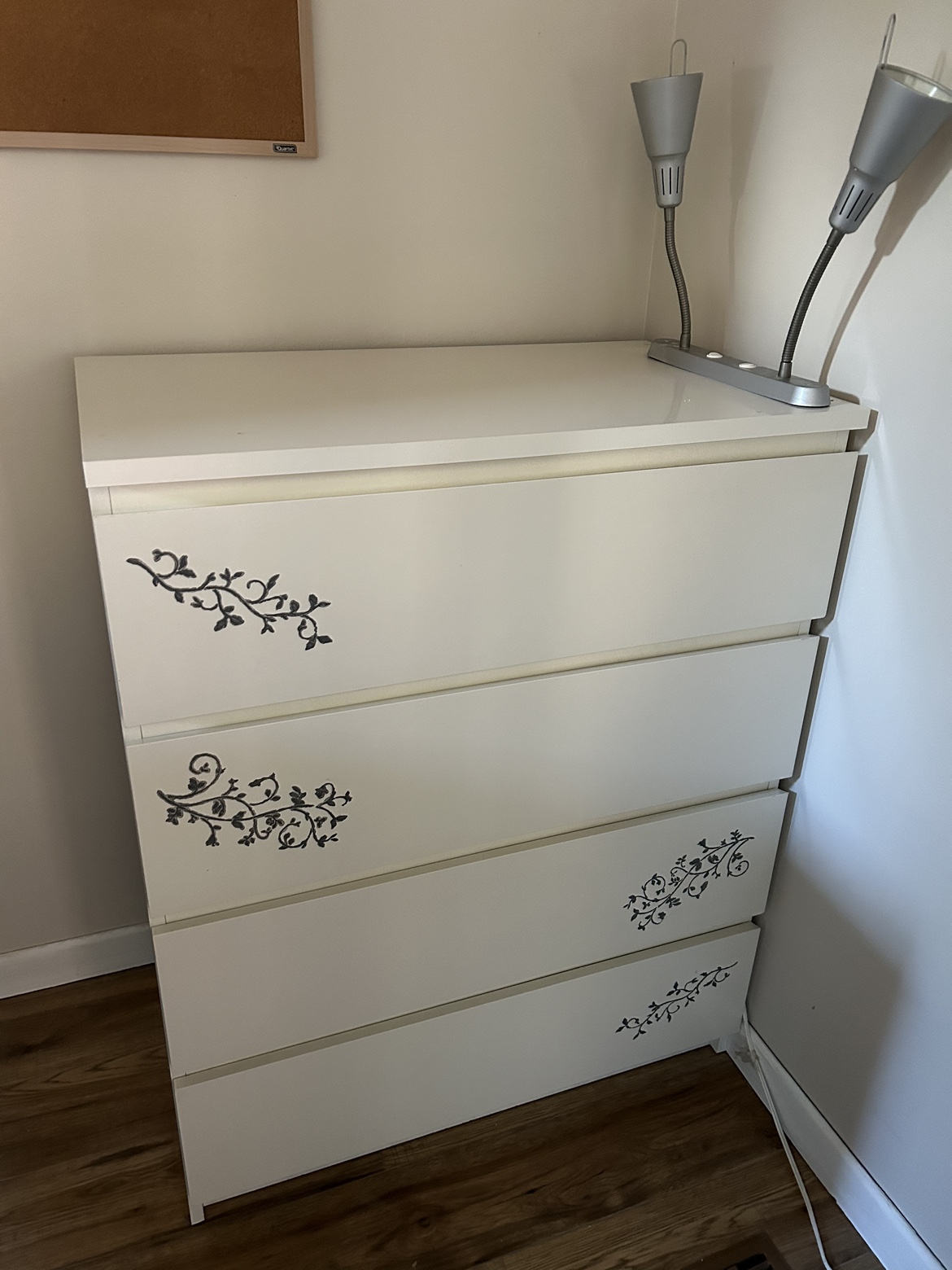 Dresser for sale - photo 2