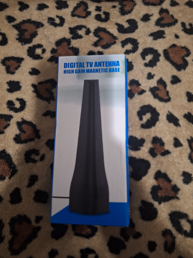 Digital TV Antenna with Magnetic Base