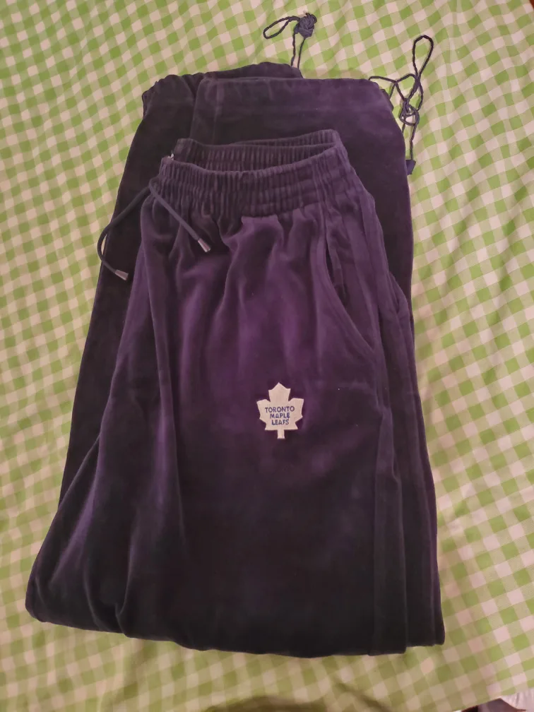 TORONTO MAPLE LEAFS TRACKSUIT image indicator(2)