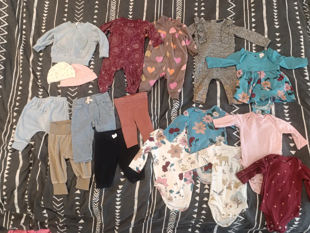 Baby Girl Clothing Bundle (Size 0-3 Months) thumbnail