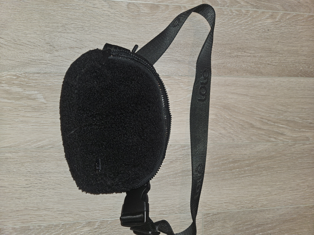 Lole Black Sherpa Belt bag - photo 4