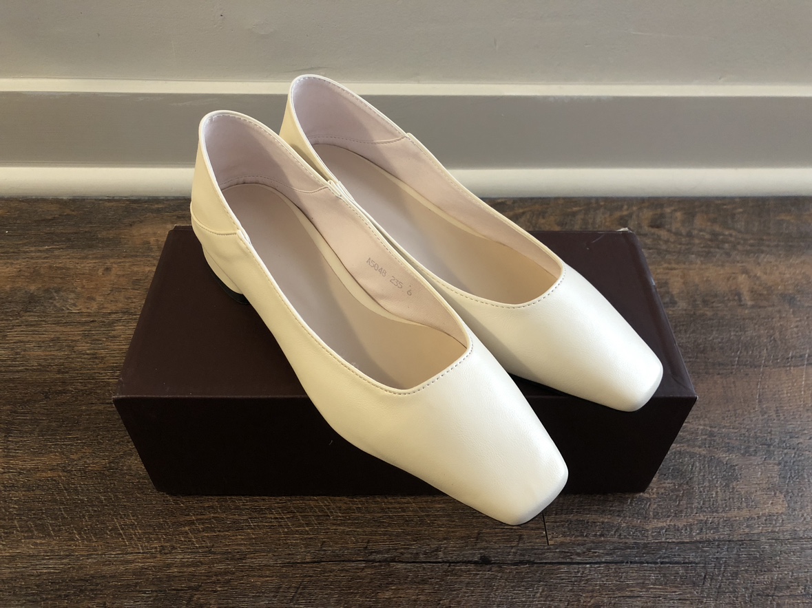 Brand new / Cream Block Heel Flats