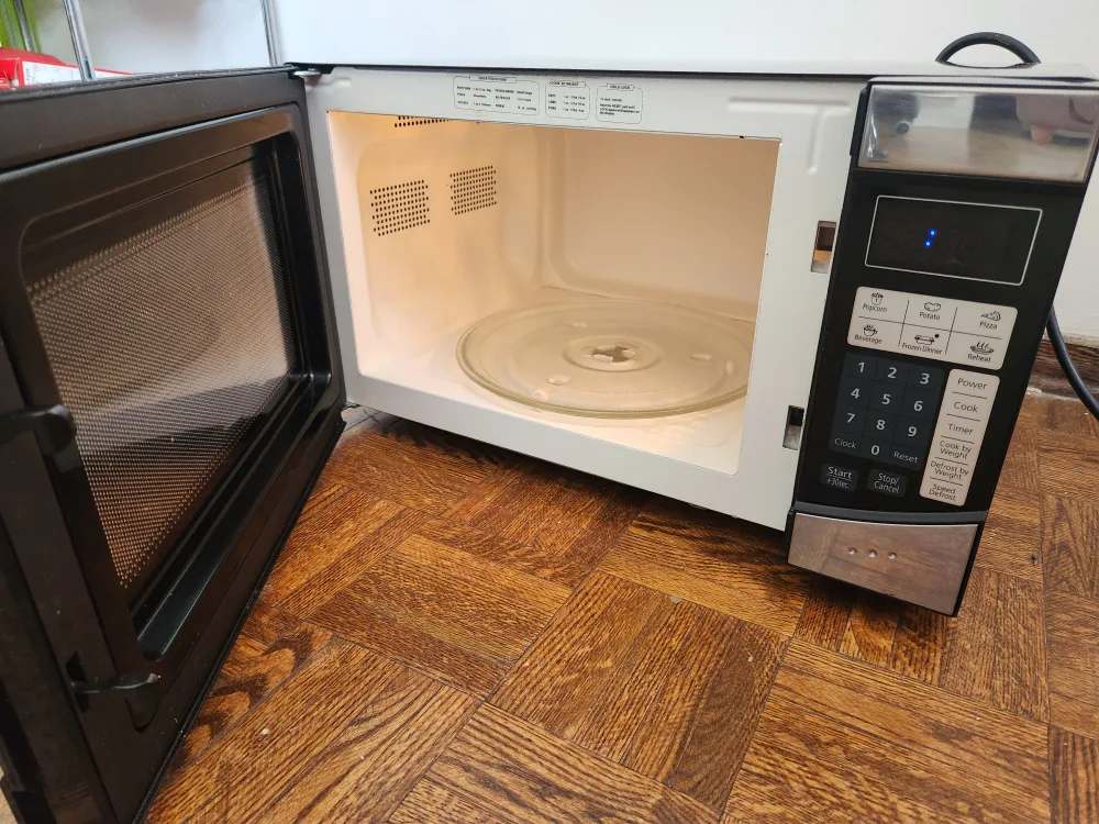 RCA Microwave 0.9 cu ft image indicator(2)