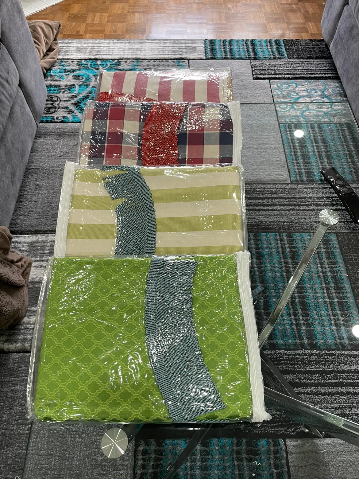 Curtains drapes thumbnail