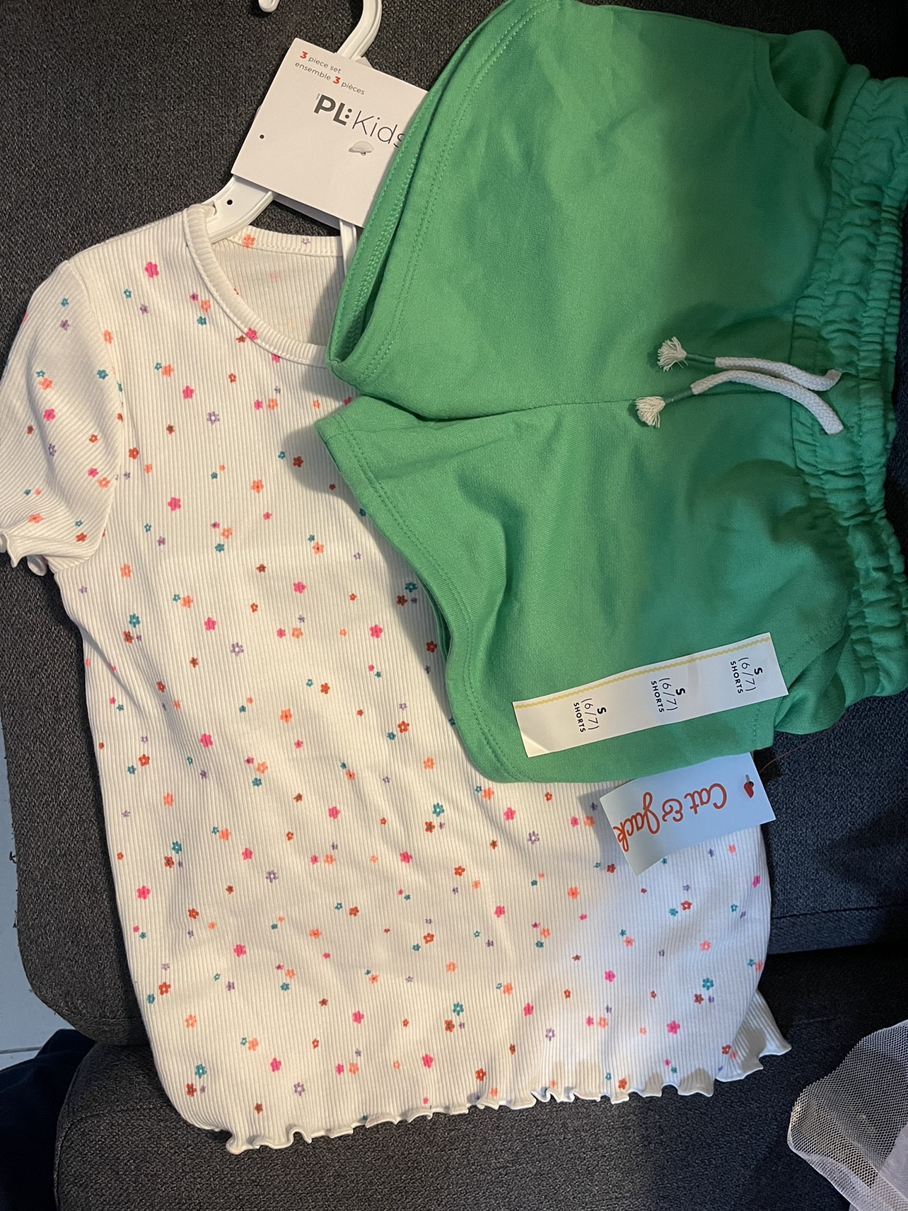 Cat & Jack 3 Piece Set 6-7 Y $8 dls