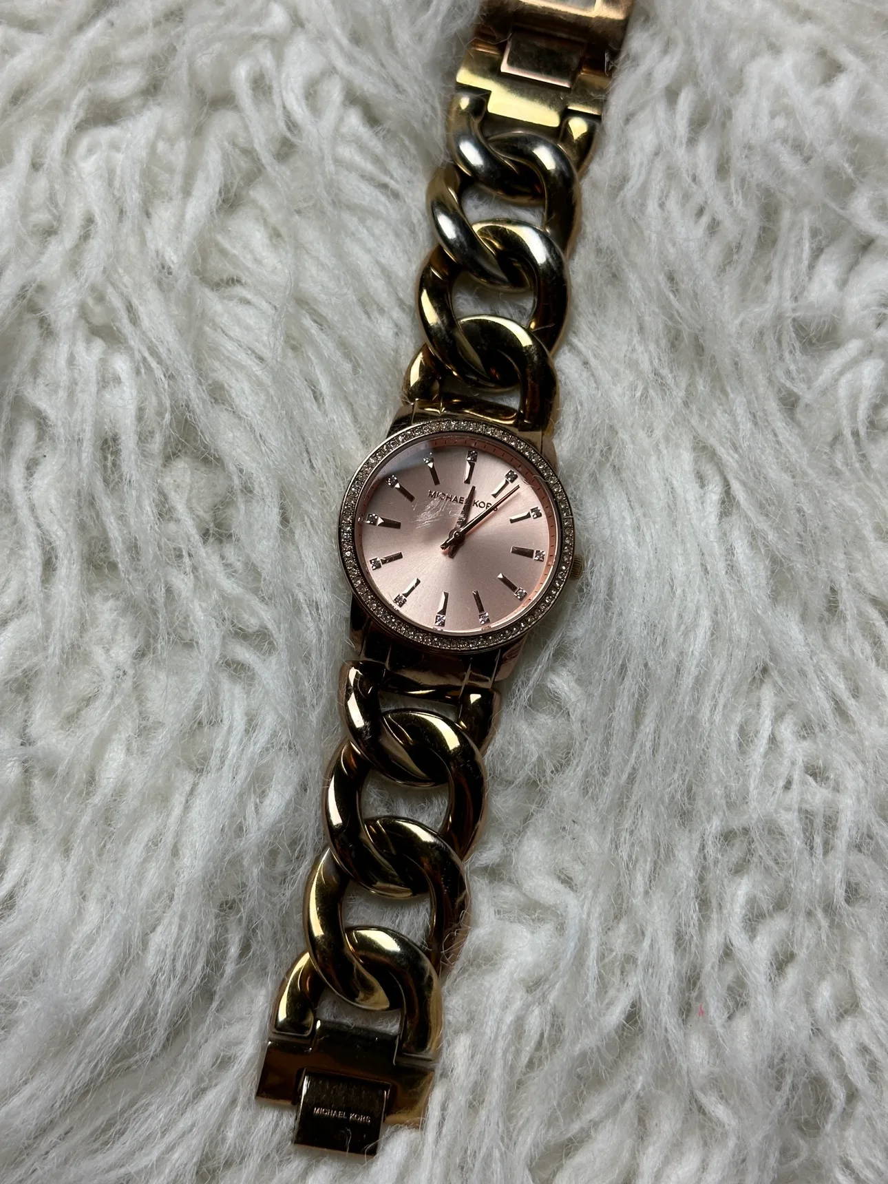 Michael Kors Watch image indicator(3)