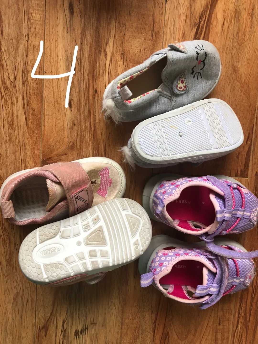 Baby Girl Shoes pic 1 and 3 used ones $5 pic 2 new ones for $8 image indicator(3)