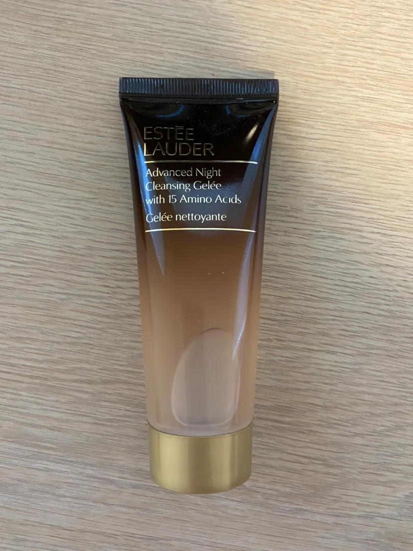 Estee Lauder Advanced Night Cleansing Gelee image indicator(2)