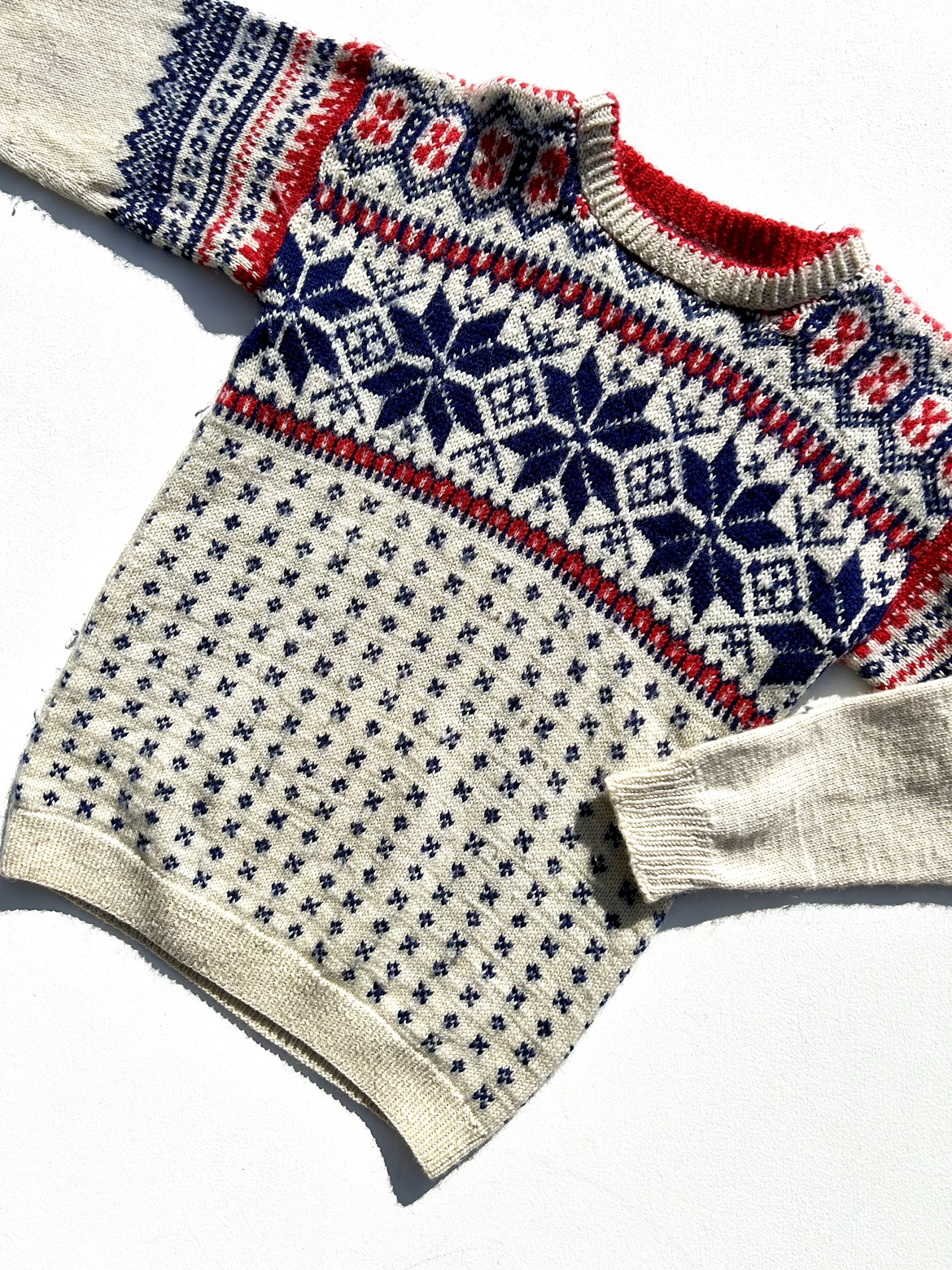 Vintage hand knit Nordic sweater