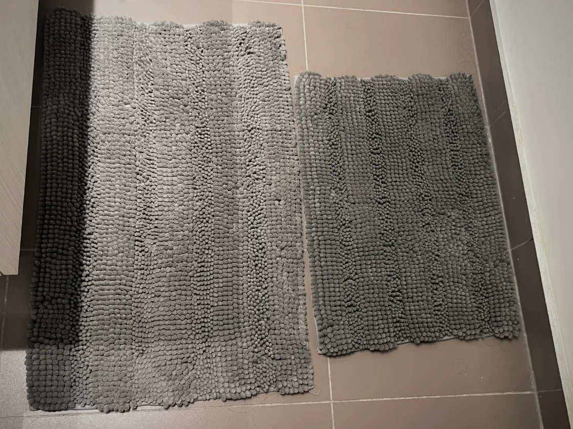Grey Chenille Bathroom Rug Set thumbnail