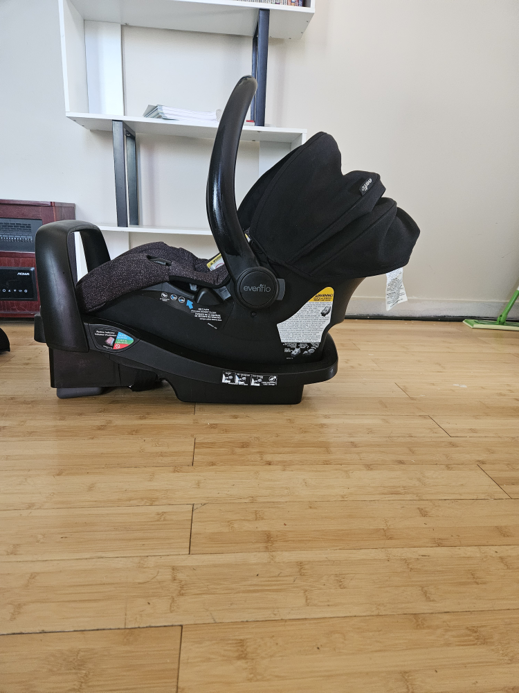 Evenflo Pivot Travel System