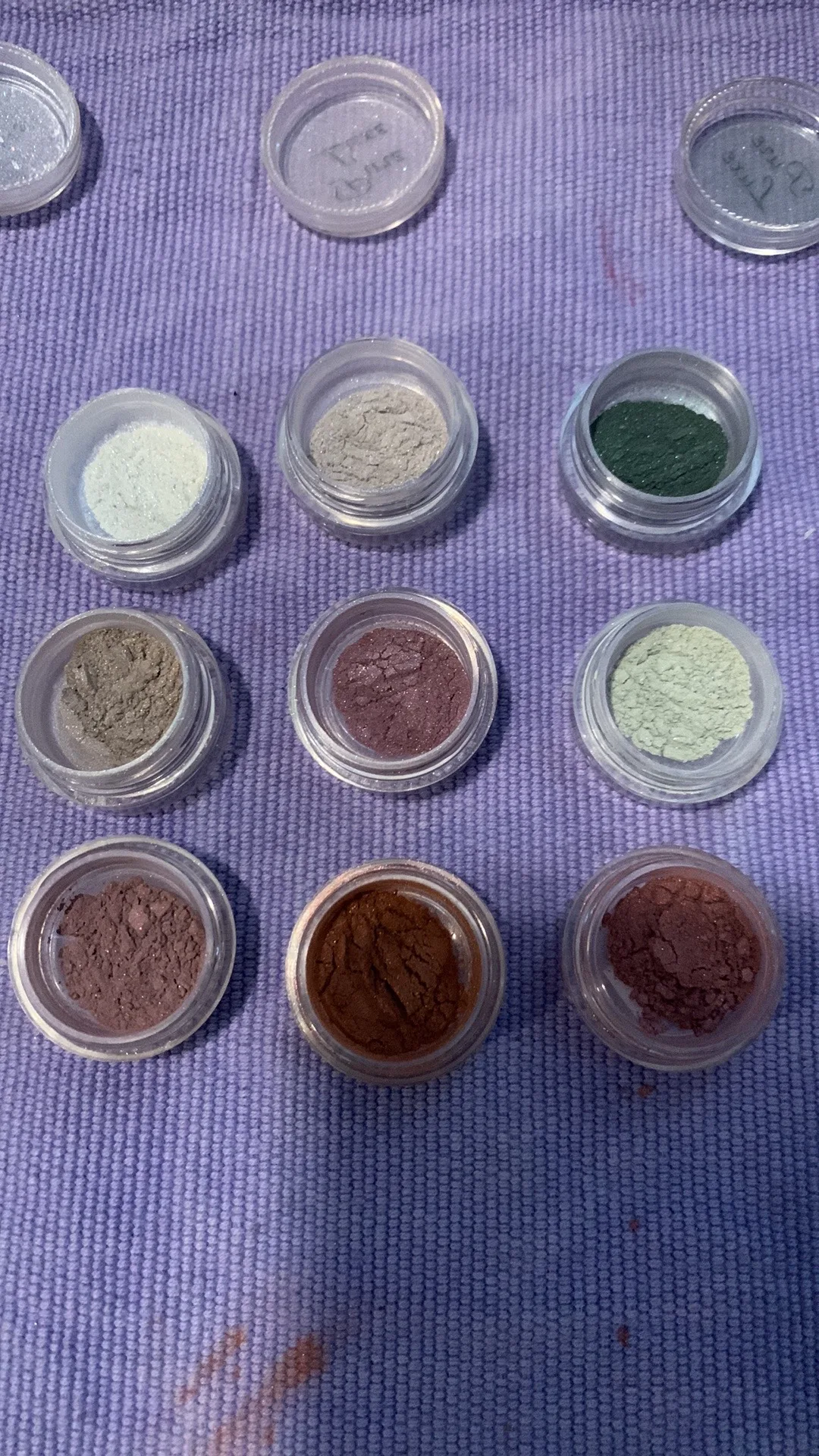 Pure Luxe Eyeshadow bundle image indicator(2)