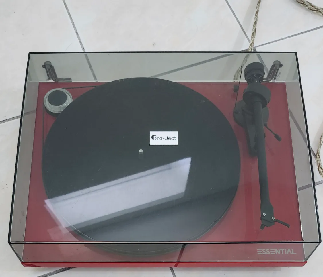 Pro-Ject Essential III Turntable thumbnail
