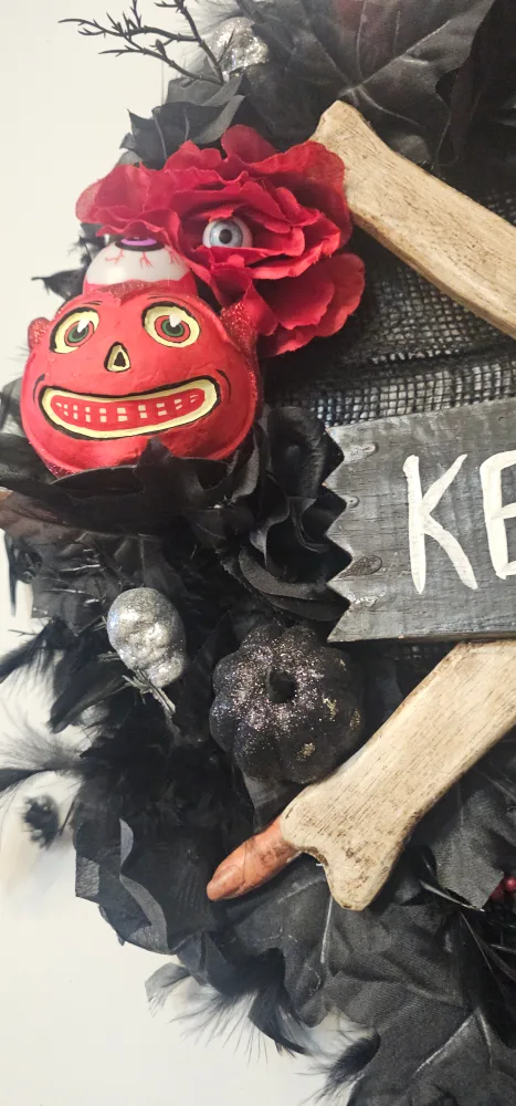 Halloween Pirate Wreath image indicator(3)