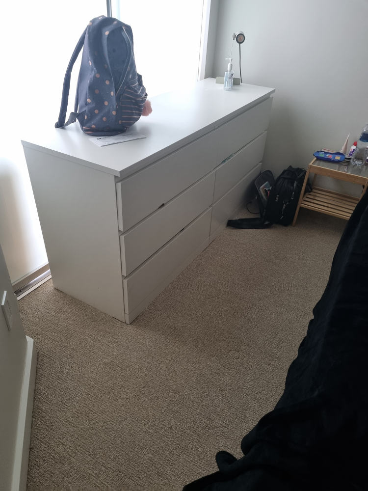 chest of drawers
