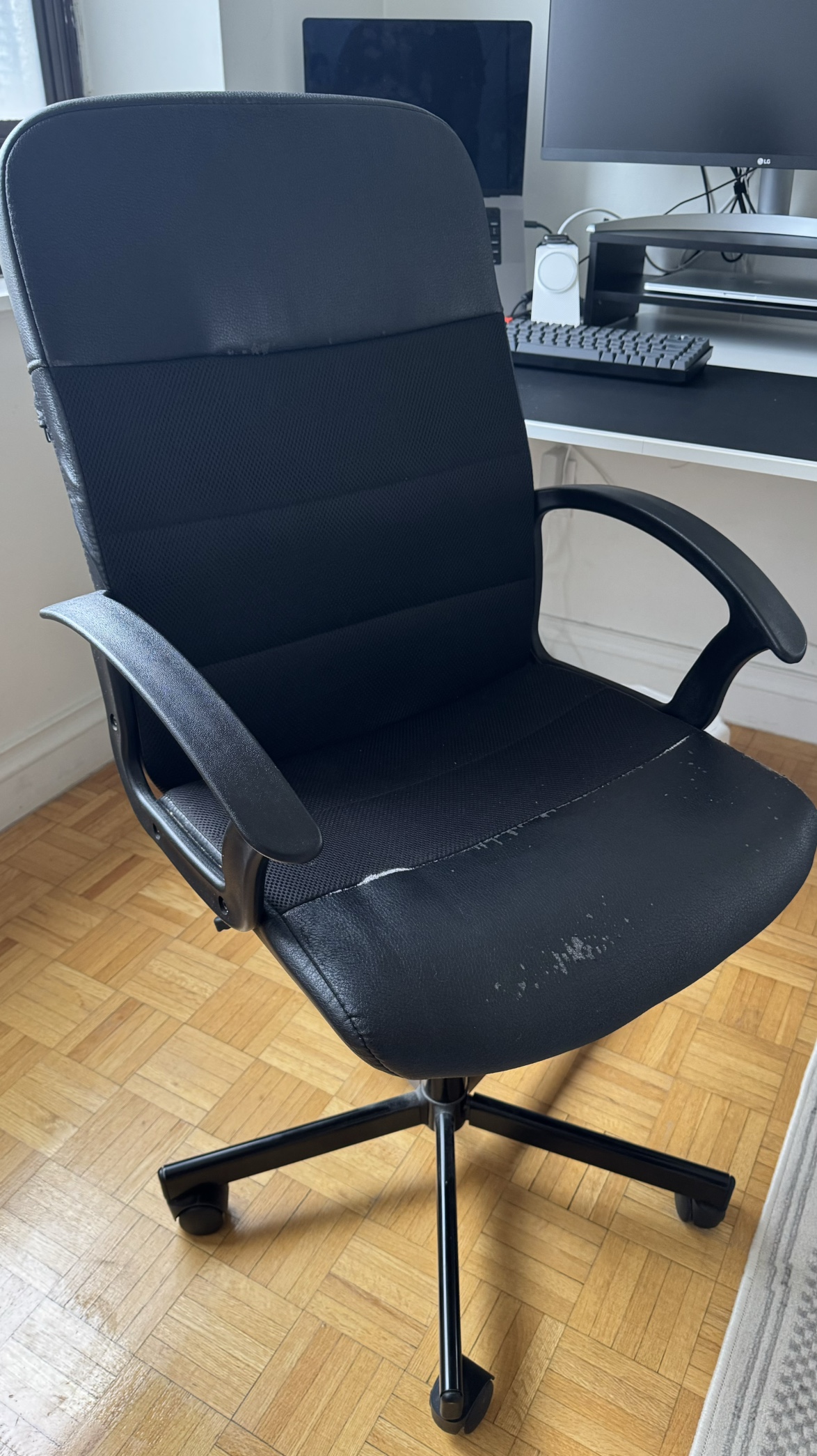 Black Office Chair - photo 3