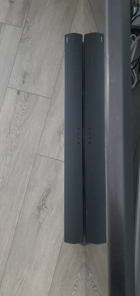 Samsung 55" QLED 4K Q80C and Soundbar with Subwoofer image indicator(8)