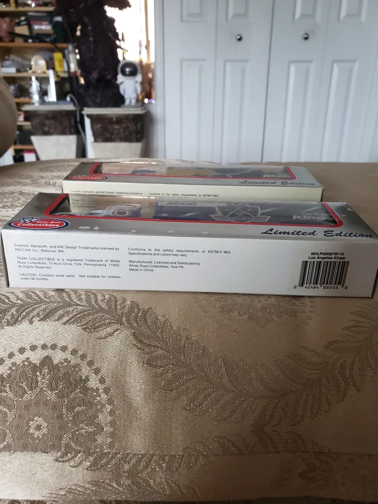 2000 Team Collectible NHL Semi-Trailer Trucks - St. Louis Blues image indicator(2)