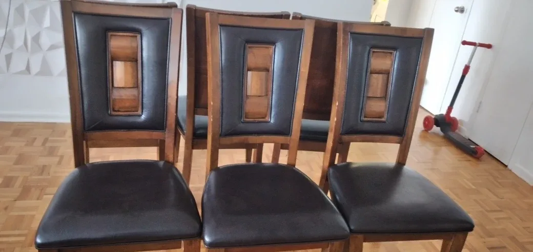 Dining Room Table with Chairs image indicator(7)