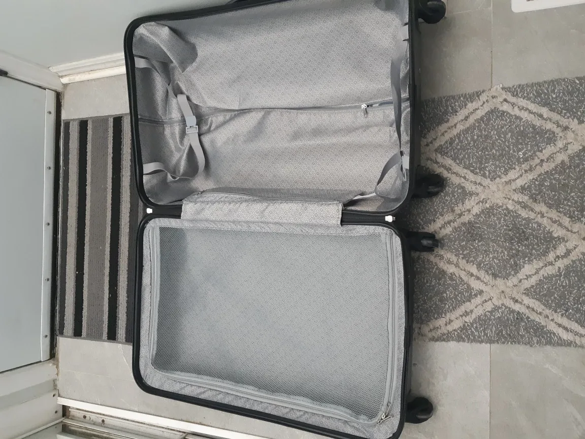 26 inch hard shell suit case image indicator(2)