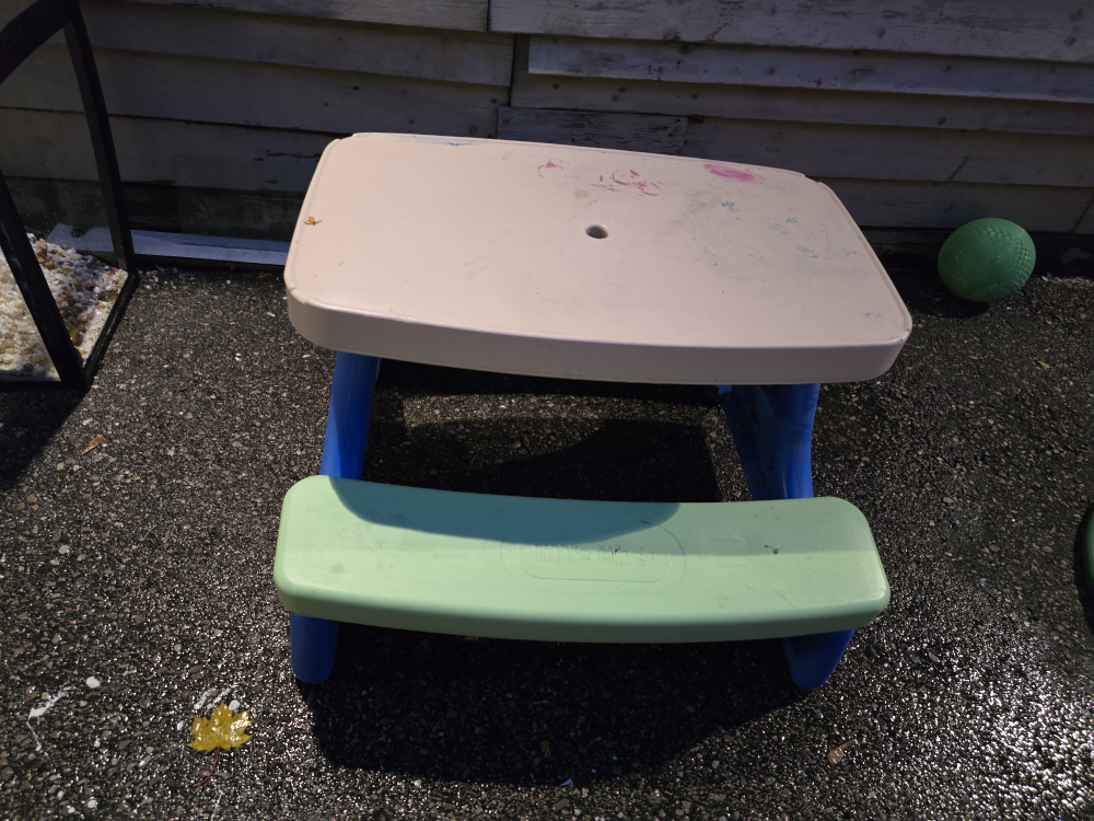 #freecycle Kids' Plastic Picnic Table