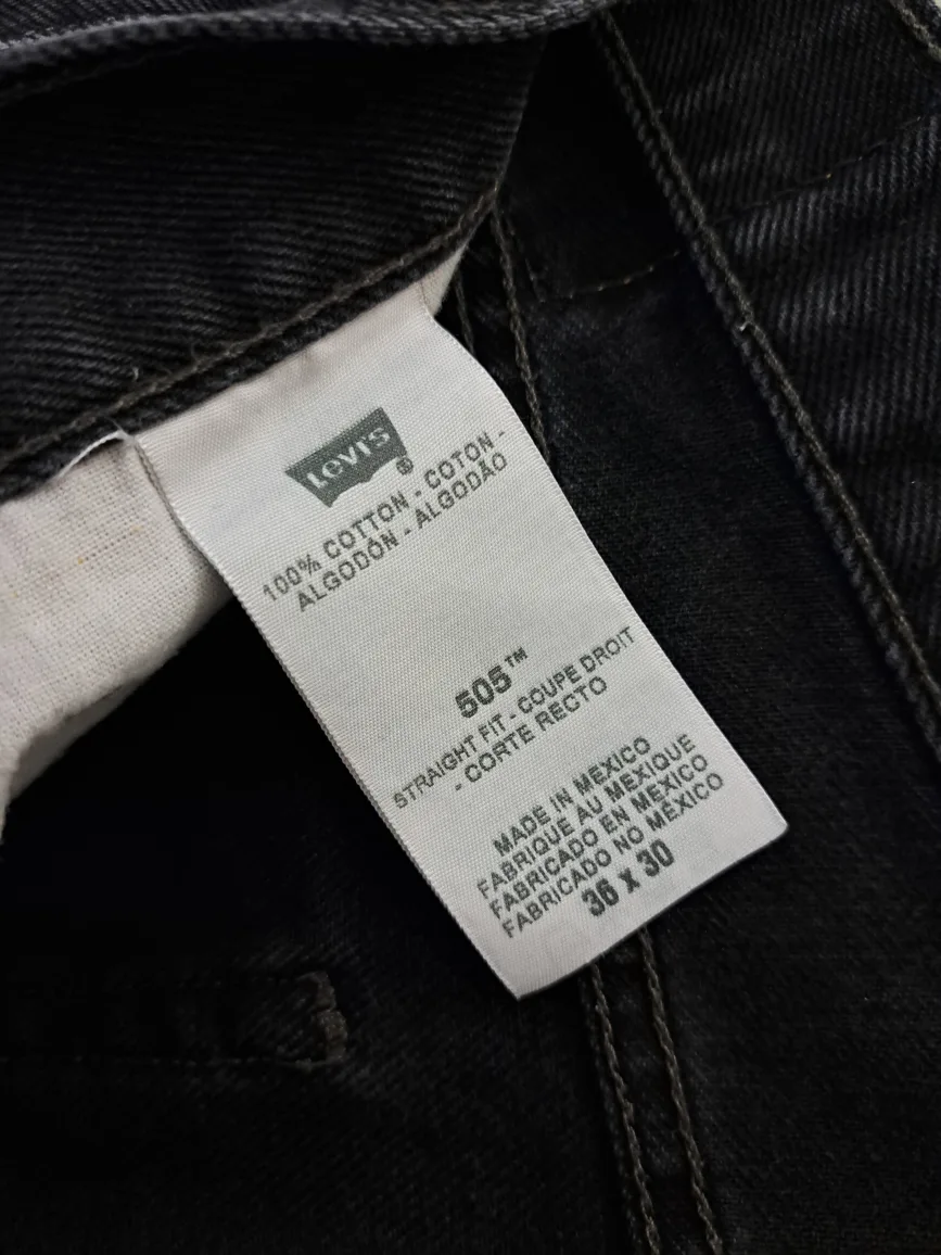 34x30 vintage Levi's straight fit 505 black jeans image indicator(9)