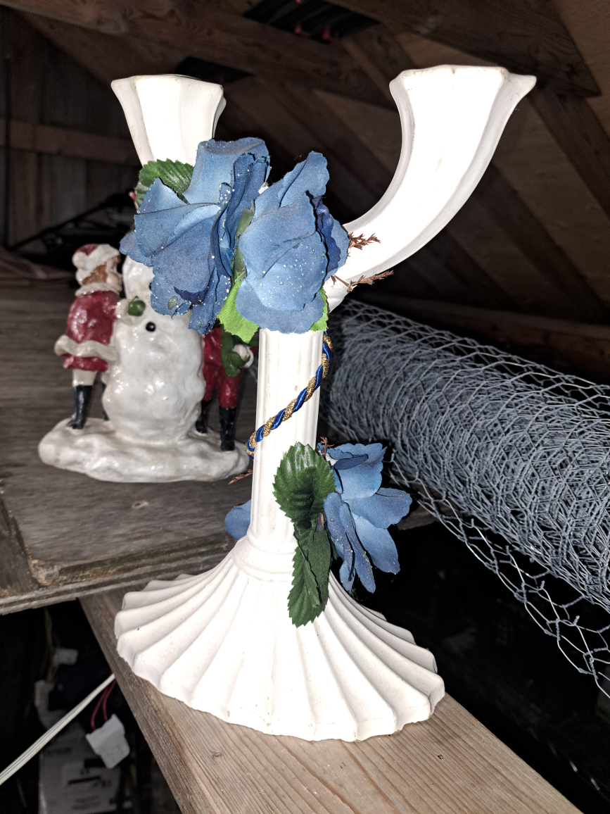 White Candles handle and Christmas figure - photo 2